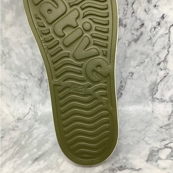 Native Shoes Mens 9 Rookie Green Jefferson Slip On Sneaker Perforated P2-65 - Picture 6 of 9